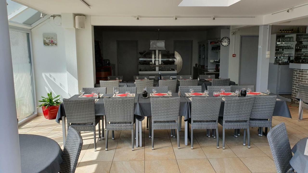 Logis Hotel Horus Restaurant Les Bruyeres Toulenne Exteriör bild