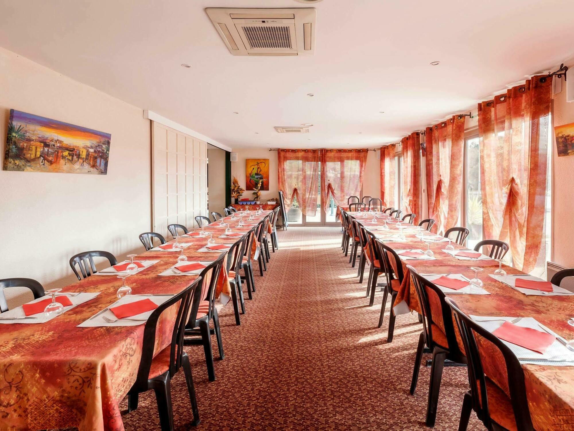Logis Hotel Horus Restaurant Les Bruyeres Toulenne Exteriör bild